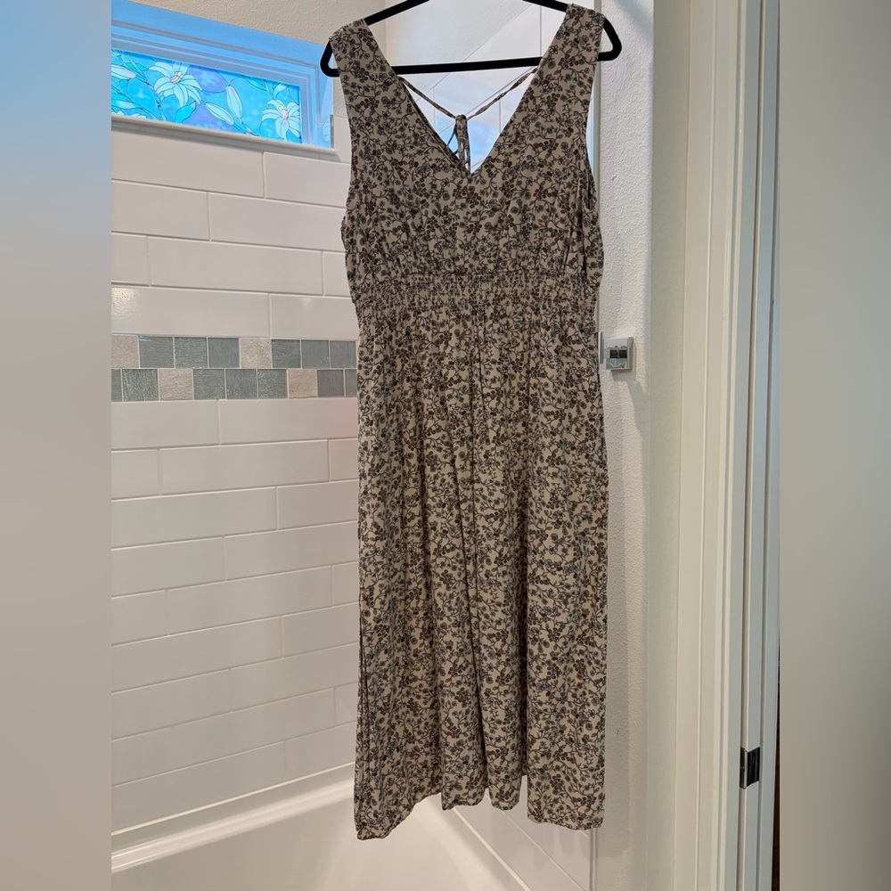 Old Navy dress - Picture 2 of 8